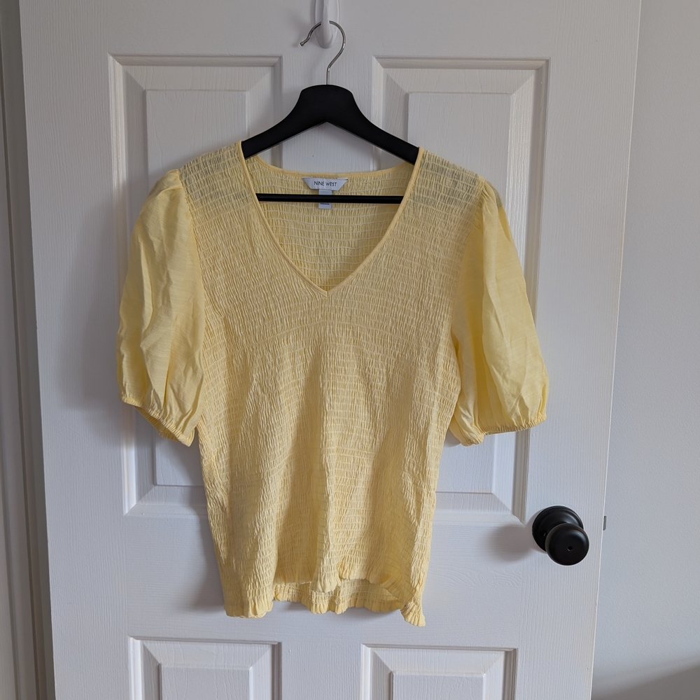 Nine West Women's Butter Yellow V-Neck Puff Sleeve Textured Blouse Large
